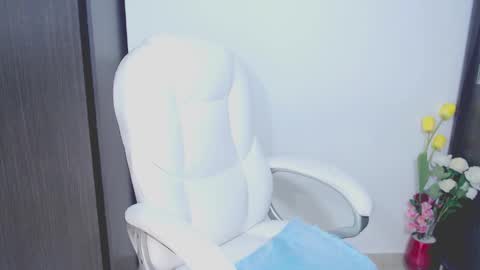 Snapshot of kally_higgins chatting on 09.27.25 Hannah online show from 09.27.25