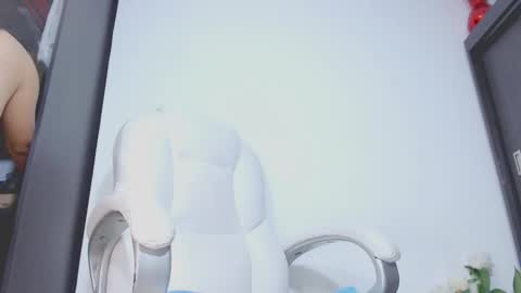 Snapshot of kally_higgins chatting on 10.11.25 Hannah online show from 10.11.25