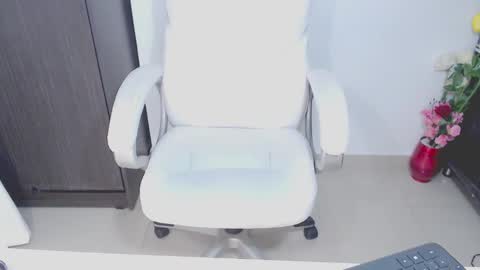 Snapshot of kally_higgins chatting on 10.17.25 Hannah online show from 10.17.25