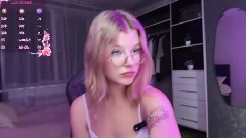 Snapshot of kamiirize chatting on 07.13.26 Aino online show from 07.13.26