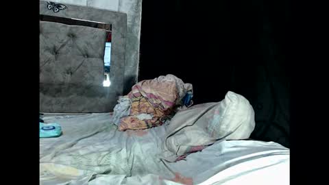 Snapshot of kamila_horney chatting on 02.18.26 kamila_horney online show from 02.18.26