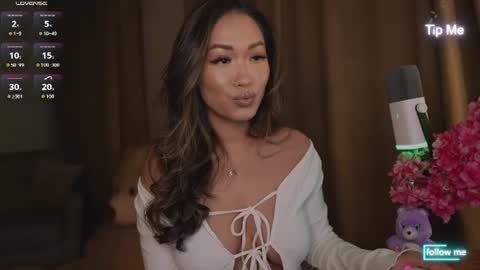 kamilee__xo online show from 06.18.26