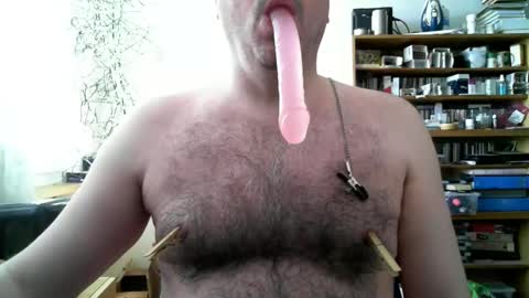 Snapshot of kamiluc1974_2 chatting on 02.19.25 Kamil Lipovy online show from 02.19.25