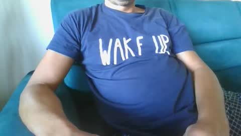 Snapshot of kanaletto chatting on 10.25.25 Mario online show from 10.25.25