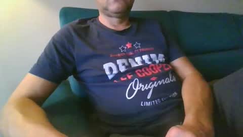 Snapshot of kanaletto chatting on 12.05.25 Mario online show from 12.05.25