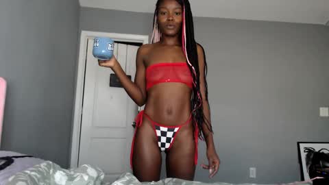 Twitter - Kandie Monaee online show from 09.22.25