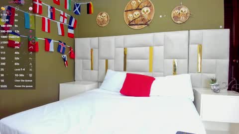 hello  Im Danni online show from 02.23.25