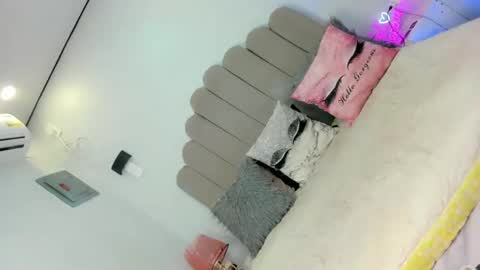 Snapshot of kandymuse_ chatting on 02.23.25 my ig ts kandy69 online show from 02.23.25