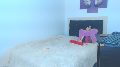 kaoryferrer online show from 01.15.25