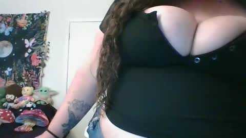 Snapshot of karamelbaby89 chatting on 04.12.26 karamelbaby89 online show from 04.12.26