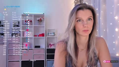 Snapshot of karamelsw chatting on 02.06.25 Julia online show from 02.06.25