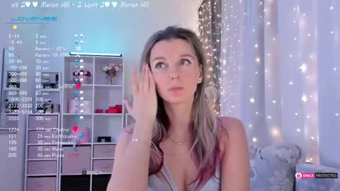 Snapshot of karamelsw chatting on 02.11.25 Julia online show from 02.11.25