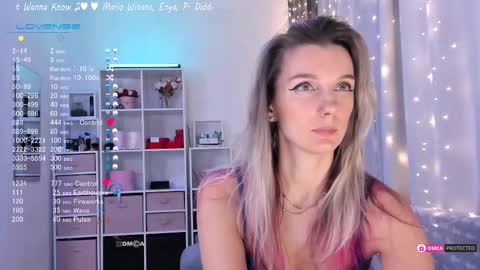 Snapshot of karamelsw chatting on 02.22.25 Julia online show from 02.22.25