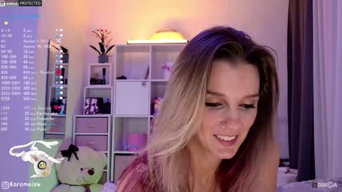 Snapshot of karamelsw chatting on 09.28.25 Julia online show from 09.28.25