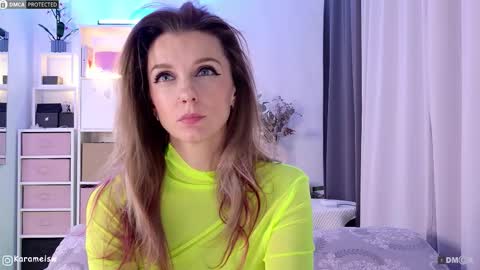 Snapshot of karamelsw chatting on 10.26.25 Julia online show from 10.26.25