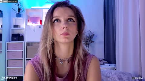 Snapshot of karamelsw chatting on 10.27.25 Julia online show from 10.27.25