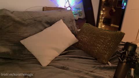 Snapshot of karathemagic chatting on 02.01.25 I am here around 5am GMT karathemagic online show from 02.01.25