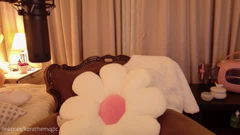 Snapshot of karathemagic chatting on 12.21.25 I am here around 5am GMT karathemagic online show from 12.21.25