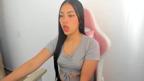 Snapshot of karely_sweet_ chatting on 05.20.26 karely_sweet_ online show from 05.20.26
