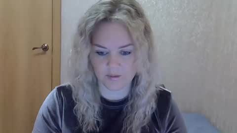 karennelsonx online show from 10.18.25