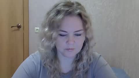 karennelsonx online show from 12.01.25