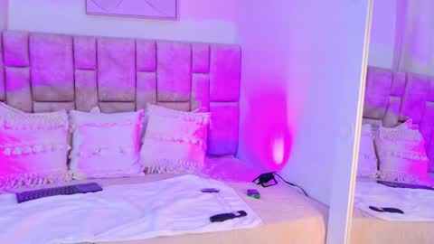 Snapshot of kariina_wong chatting on 11.28.25 kariina_wong online show from 11.28.25