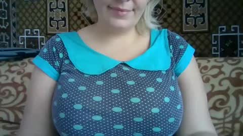 Snapshot of karilina_hi chatting on 12.12.24 Karilina Hi online show from 12.12.24