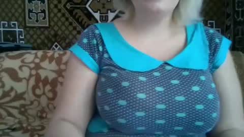 Snapshot of karilina_hi chatting on 12.12.24 Karilina Hi online show from 12.12.24