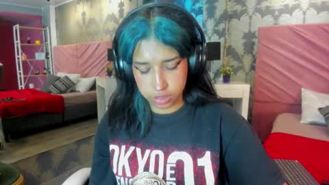 Karina online show from 10.28.25