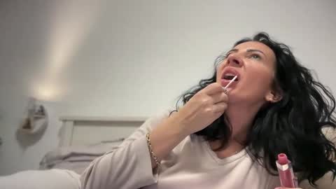 Snapshot of karinablair chatting on 01.02.25 Karina online show from 01.02.25