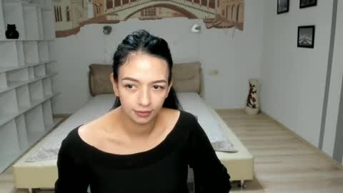 Snapshot of karinalees chatting on 11.11.25 Karina online show from 11.11.25