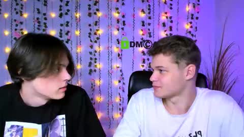 Snapshot of karl_mans chatting on 10.04.25 Karl online show from 10.04.25