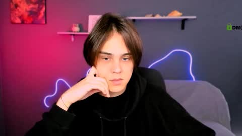 Snapshot of karl_mans chatting on 10.19.25 Karl online show from 10.19.25