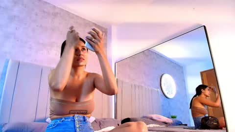 Snapshot of karla__ruiz chatting on 10.09.25 Karla online show from 10.09.25