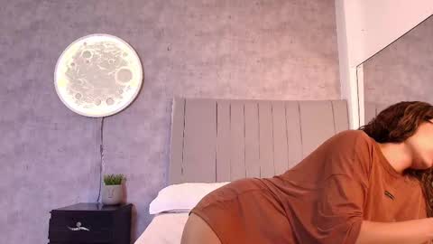 Snapshot of karla__ruiz chatting on 11.24.25 Karla online show from 11.24.25