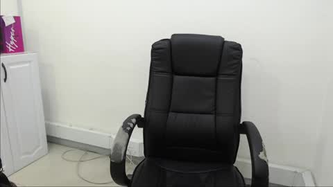 karla_cg online show from 04.10.26