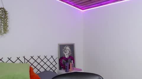 Snapshot of karla_charloby chatting on 09.27.25 Karla online show from 09.27.25