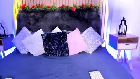 Karla Gonzaless online show from 02.05.25