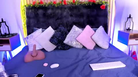 Karla Gonzaless online show from 03.05.25