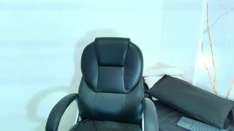 karla_hilton1 online show from 02.10.26