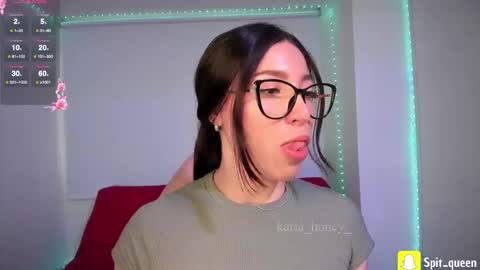 Snapshot of karla_honey_ chatting on 11.12.25 Karla online show from 11.12.25