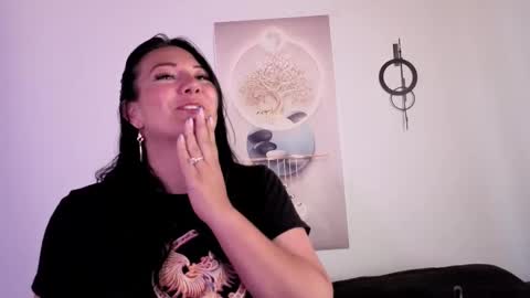 Snapshot of karla_valk1 chatting on 11.05.25 karla online show from 11.05.25