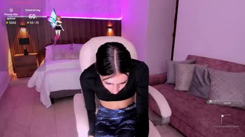 Snapshot of karlaa_james chatting on 10.06.25 Karlaa online show from 10.06.25