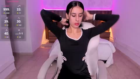 Snapshot of karlaa_james chatting on 10.27.25 Karlaa online show from 10.27.25