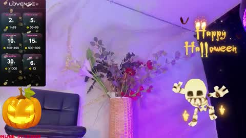 Snapshot of karlaebony_ts chatting on 10.31.25 KARLA online show from 10.31.25