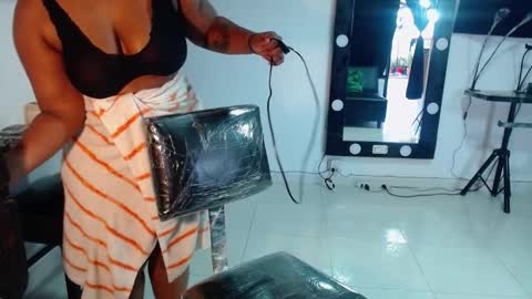 karlaluann online show from 10.21.25