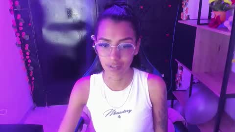 karlaslutskinny__ online show from 03.31.26