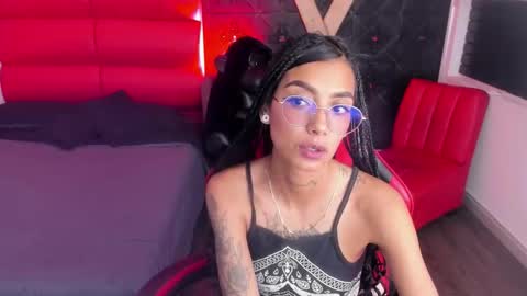 karlaslutskinny__ online show from 05.19.26