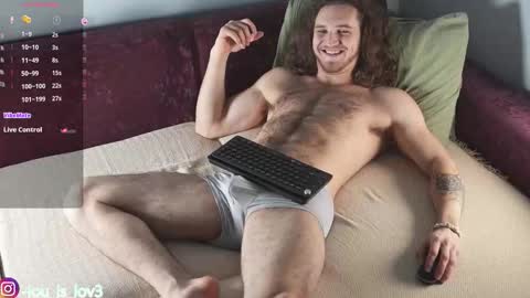 Karlos and Louis online show from 10.10.25