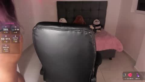 Snapshot of karly_closson chatting on 10.19.25 Karly online show from 10.19.25